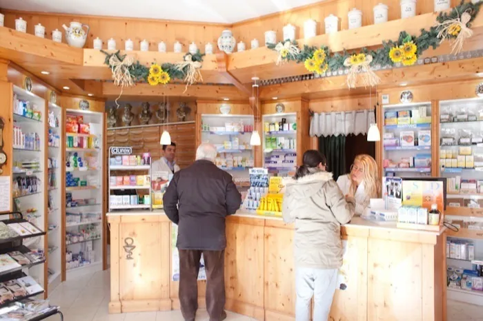 Farmacia Farmasolis di Tomasi Monica & C.