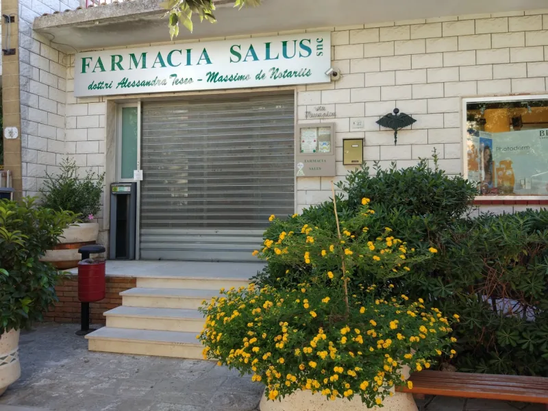 Farmacia Salus Dei Dottori De Notariis M. E Teseo A.